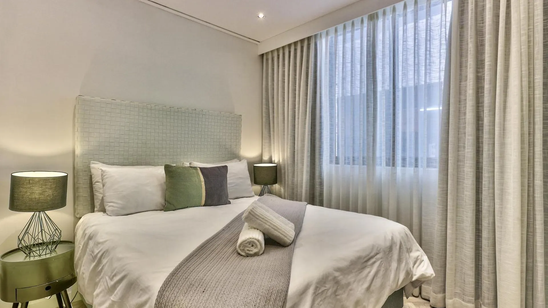 Tuynhuys 1 Bedroom Apartment Cape Town 0*,  South Africa