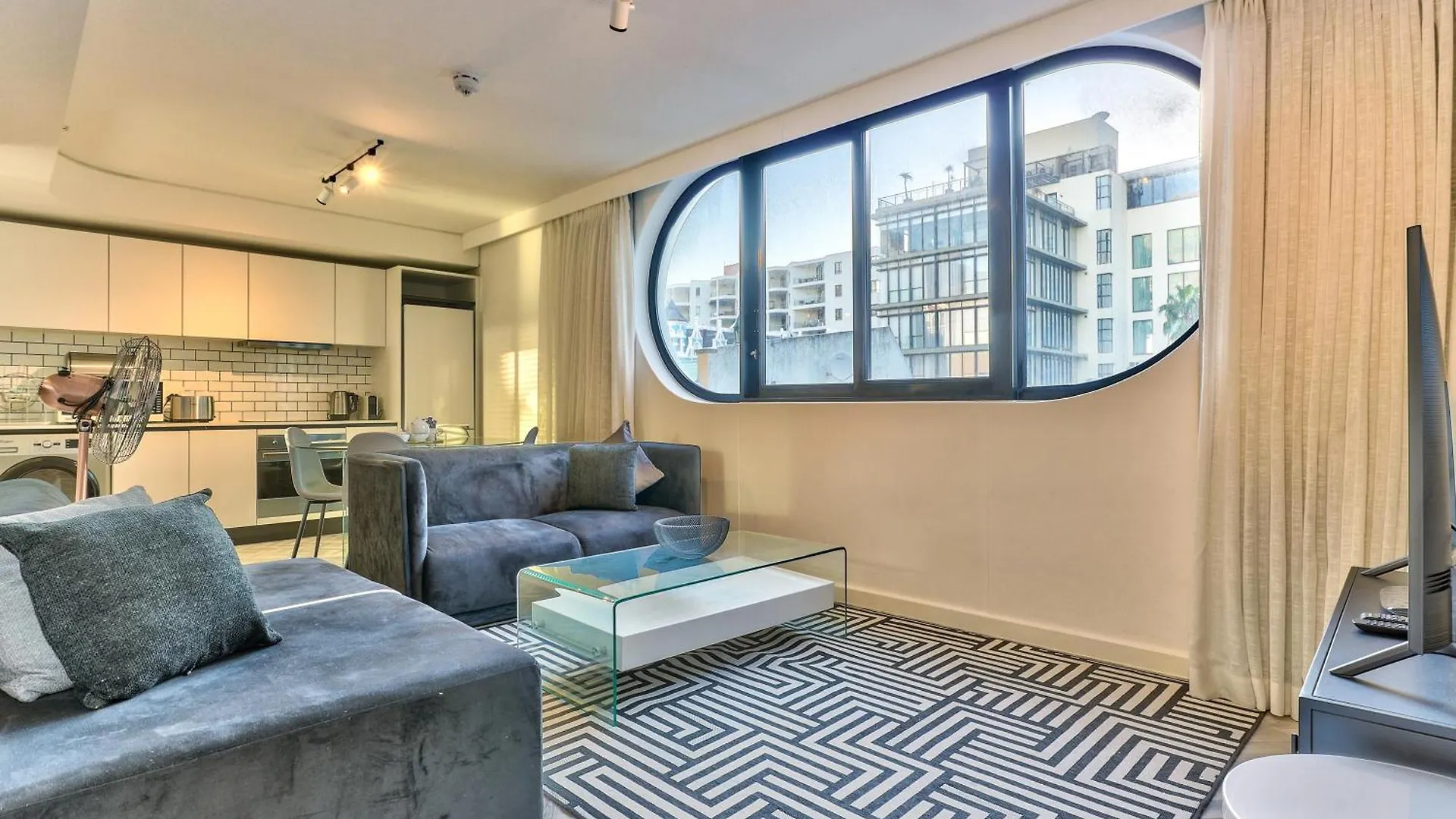 Tuynhuys 1 Bedroom Apartment Cape Town