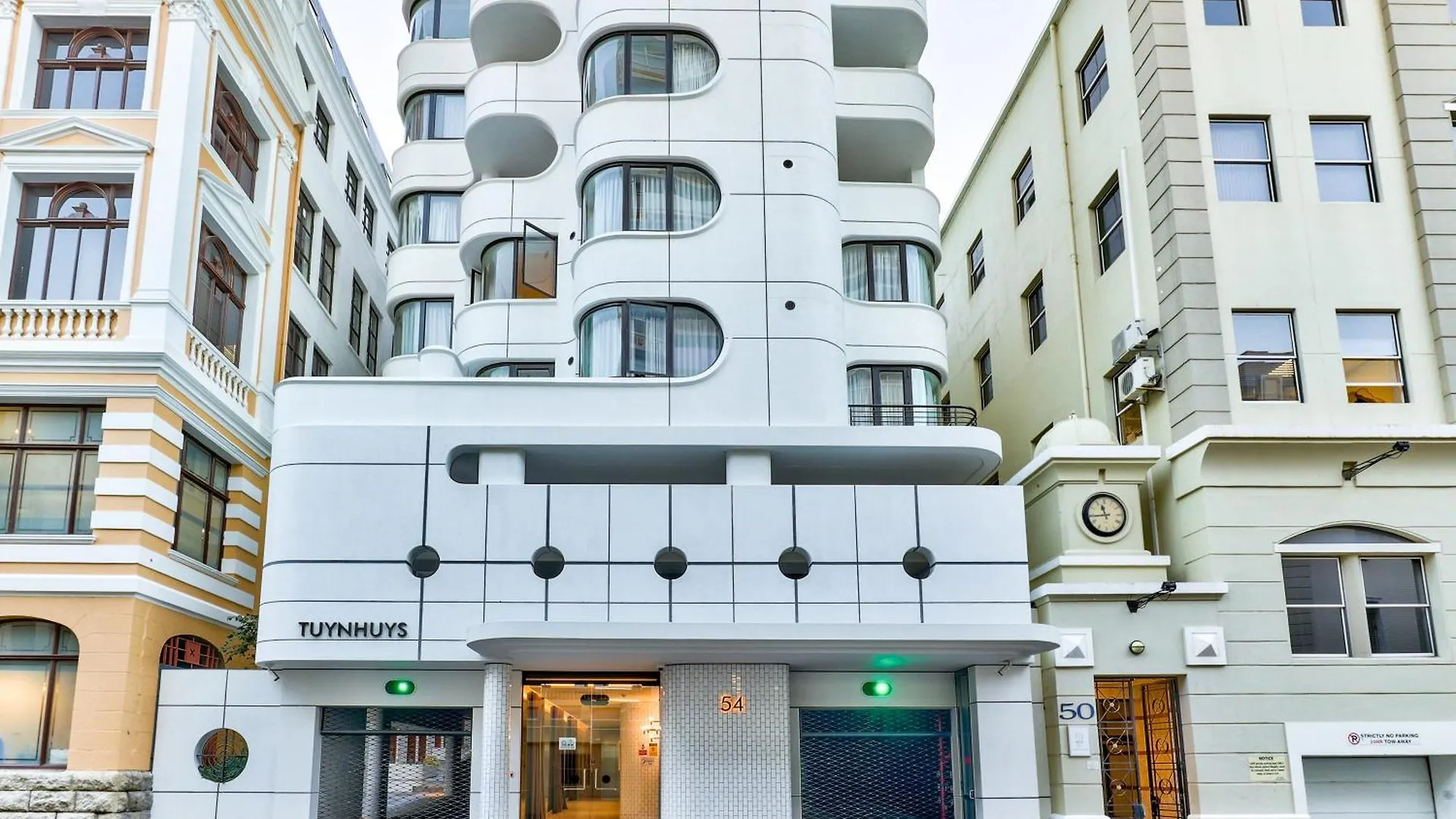 Tuynhuys 1 Bedroom Apartment Cape Town